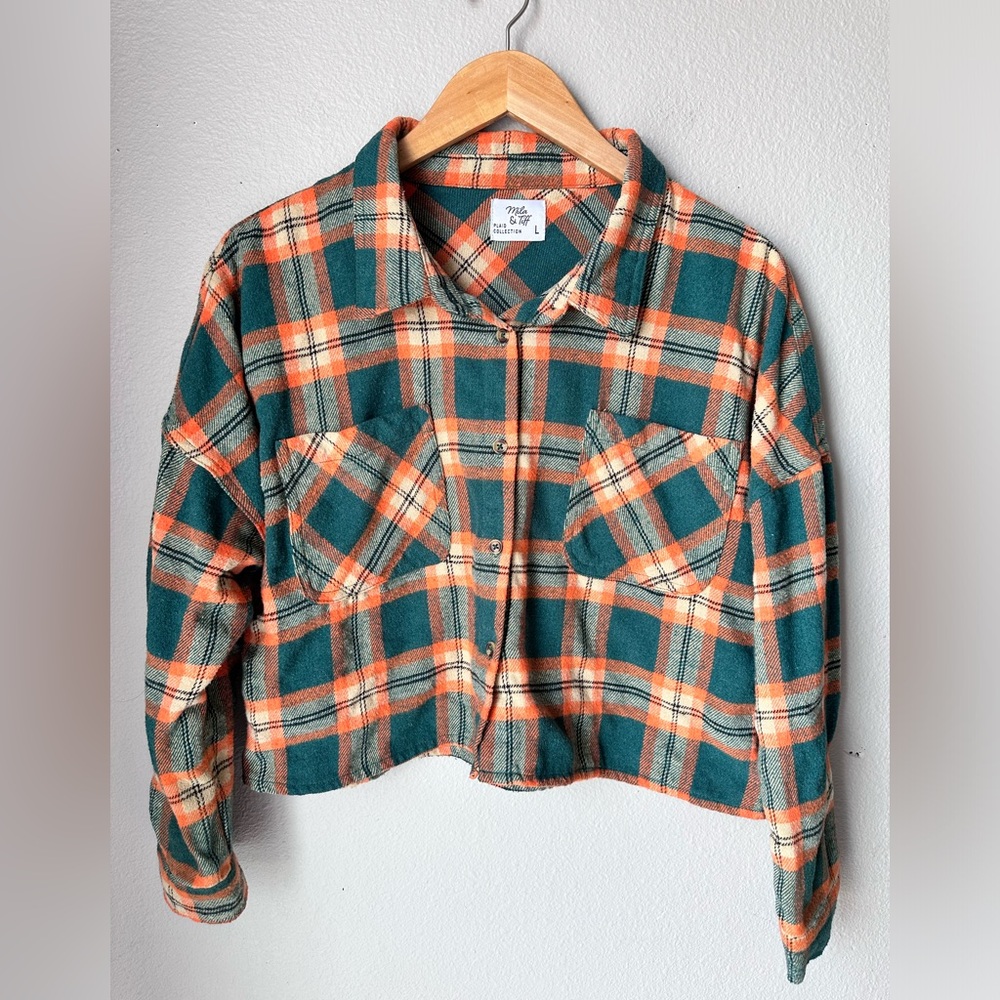 Mila and Tiff Plaid Collection Crop Button Down Shacket Women’s Size Large